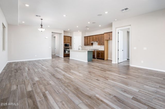 6068 N 207TH Drive, Buckeye, AZ 85396