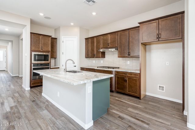 6068 N 207TH Drive, Buckeye, AZ 85396