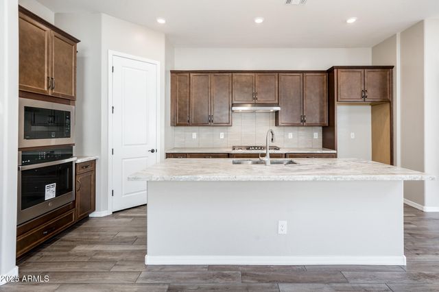 6068 N 207TH Drive, Buckeye, AZ 85396