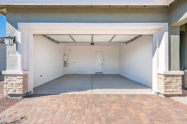 6068 N 207TH Drive, Buckeye, AZ 85396