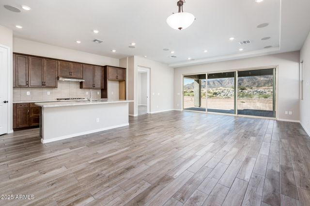 6068 N 207TH Drive, Buckeye, AZ 85396