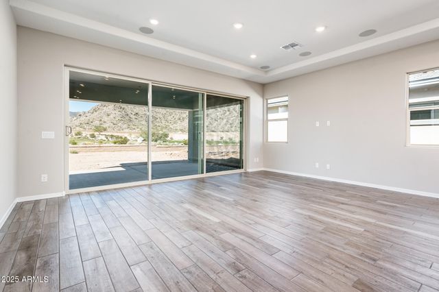 6068 N 207TH Drive, Buckeye, AZ 85396