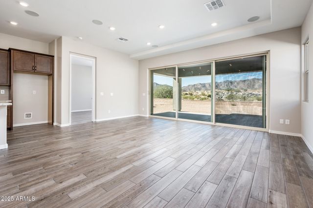 6068 N 207TH Drive, Buckeye, AZ 85396