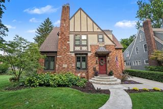 566 Lawndale Court, Holland City, MI 49423
