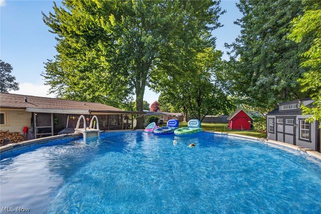 6221 Cedarwood Road, Mentor, OH 44060
