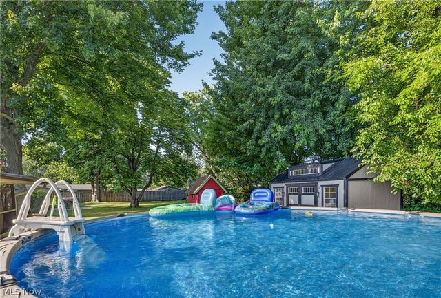 6221 Cedarwood Road, Mentor, OH 44060