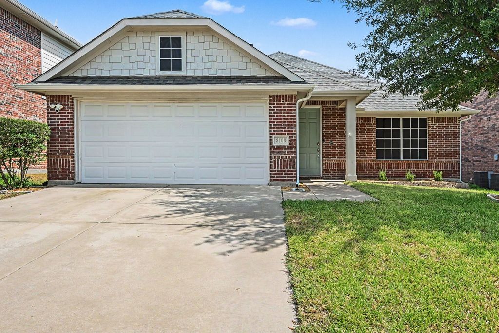 8108 Ruse Springs Lane, Fort Worth, TX 76131 — exterior