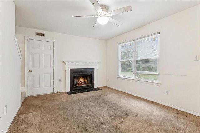 706 Lateen CT, Newport News, VA 23608