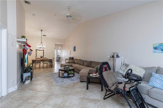 2120 CAY LAGOON DR 222, Naples, FL 34109