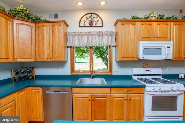 3 DANBERRY DRIVE, Ringoes, NJ 08551