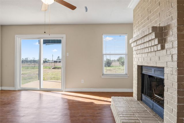 396 Bobcat Road, Sanger, TX 76266