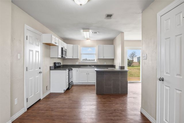 396 Bobcat Road, Sanger, TX 76266