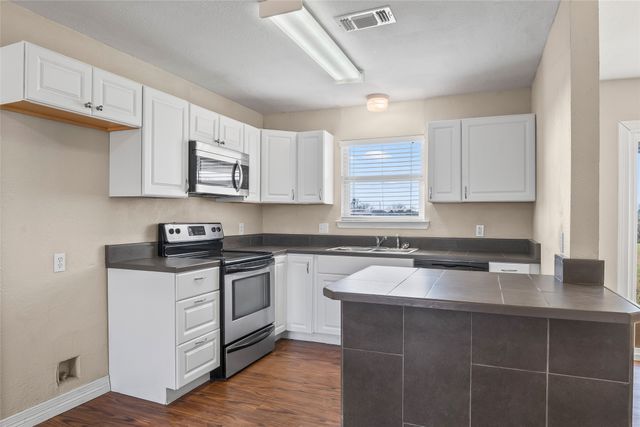 396 Bobcat Road, Sanger, TX 76266