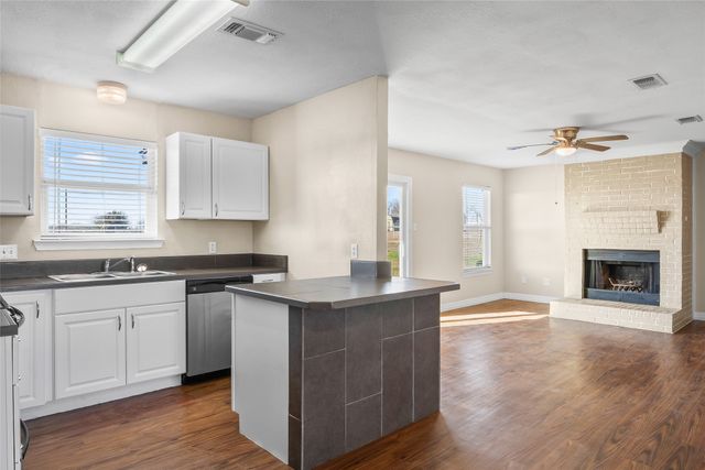 396 Bobcat Road, Sanger, TX 76266