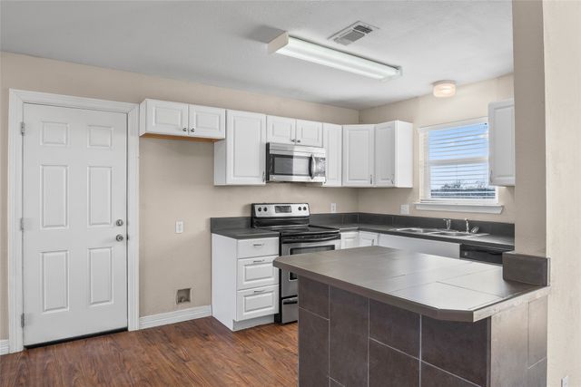 396 Bobcat Road, Sanger, TX 76266