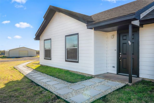 396 Bobcat Road, Sanger, TX 76266