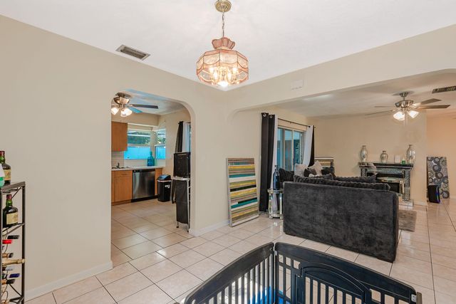 3611 NW 40TH Court, Lauderdale Lakes, FL 33309