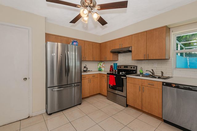 3611 NW 40TH Court, Lauderdale Lakes, FL 33309