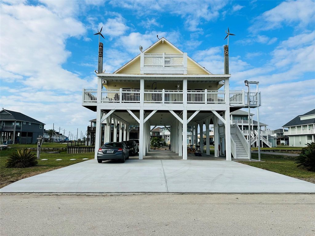 2599 Breaker Drive, Bolivar Peninsula, TX 77650