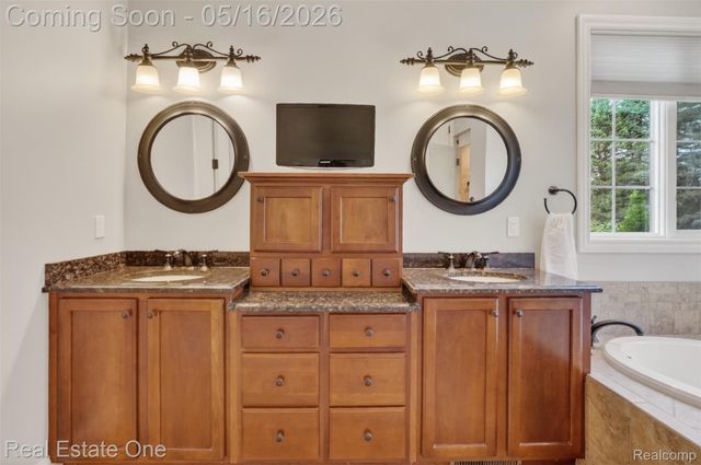 60675 Pontiac Trail, Lyon Charter Township, MI 48165