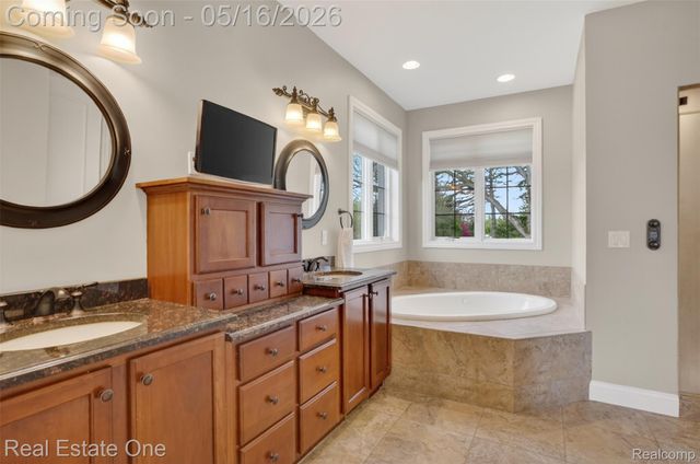 60675 Pontiac Trail, Lyon Charter Township, MI 48165