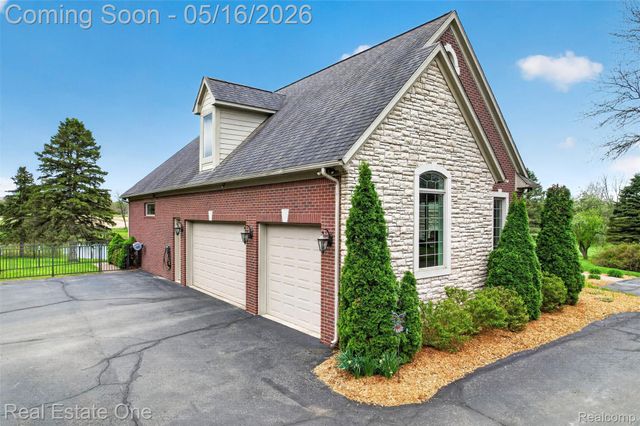 60675 Pontiac Trail, Lyon Charter Township, MI 48165