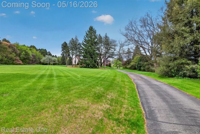 60675 Pontiac Trail, Lyon Charter Township, MI 48165