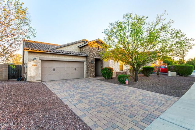18225 W MONTECITO Avenue, Goodyear, AZ 85395