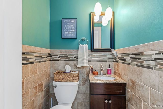 4251 Mayfair Circle, Clay, NY 13090