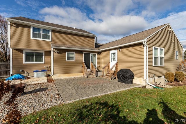 4251 Mayfair Circle, Clay, NY 13090