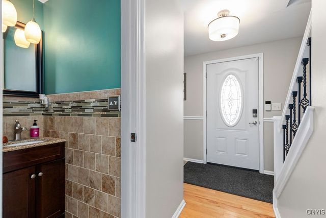 4251 Mayfair Circle, Clay, NY 13090