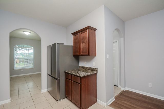 30915 W Lost Creek Boulevard, Magnolia, TX 77355