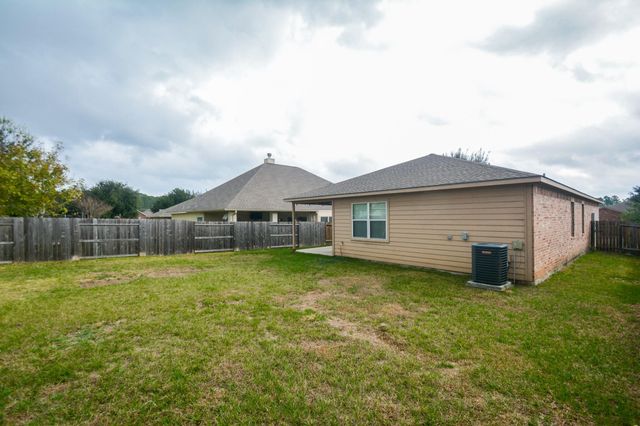 30915 W Lost Creek Boulevard, Magnolia, TX 77355