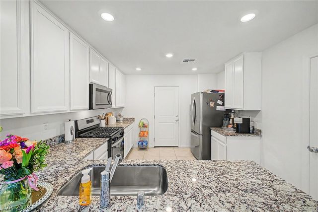 9963 Ravenswood Peak Avenue, Las Vegas, NV 89178