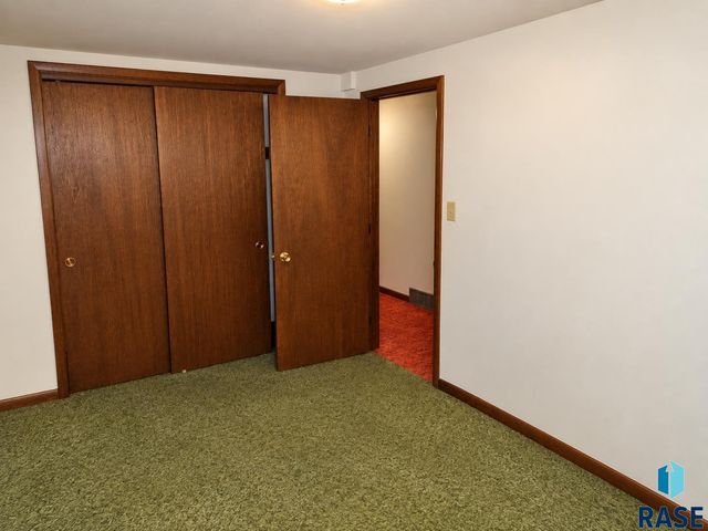 2700 S Jefferson Ave Avenue, Sioux Falls, SD 57105