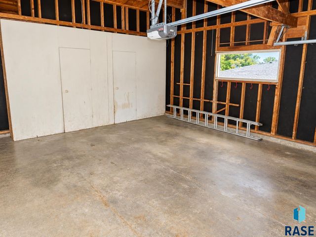 2700 S Jefferson Ave Avenue, Sioux Falls, SD 57105
