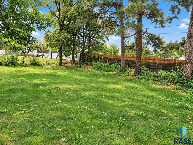 2700 S Jefferson Ave Avenue, Sioux Falls, SD 57105