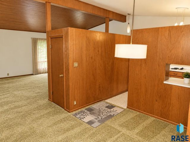 2700 S Jefferson Ave Avenue, Sioux Falls, SD 57105