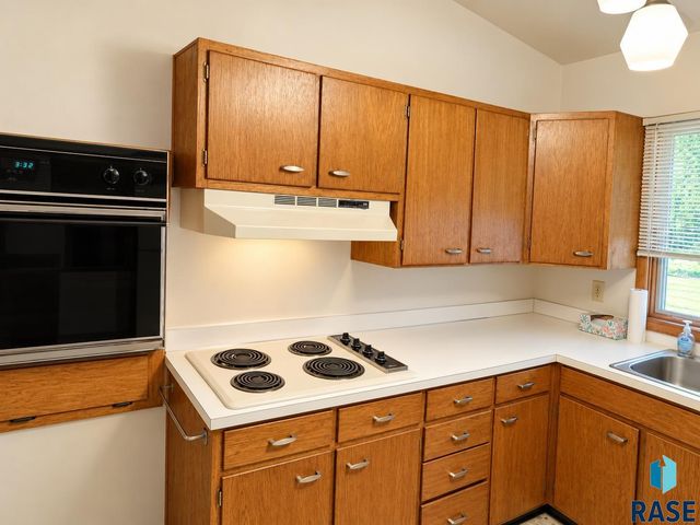 2700 S Jefferson Ave Avenue, Sioux Falls, SD 57105