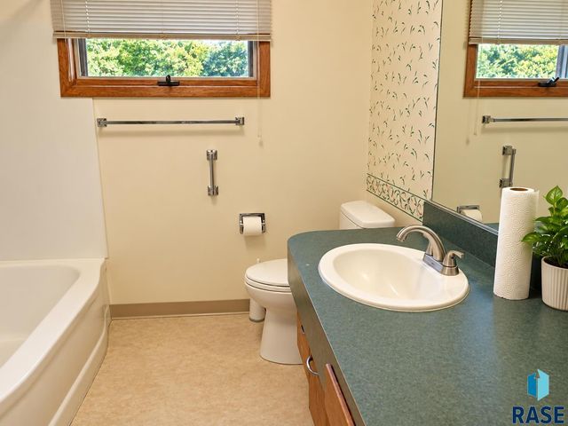 2700 S Jefferson Ave Avenue, Sioux Falls, SD 57105