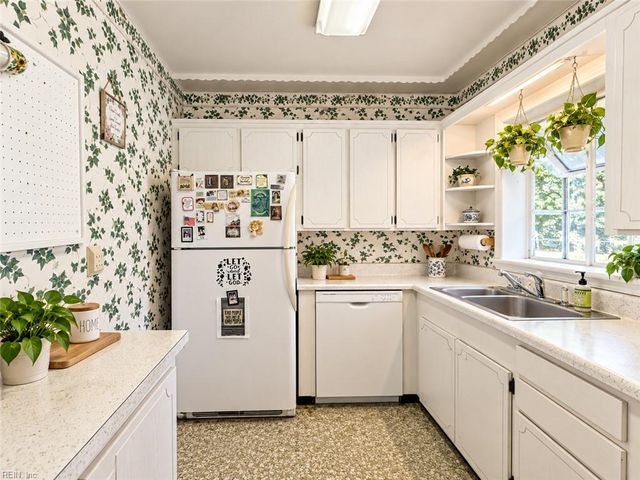 8238 Driftwood DR, Norfolk, VA 23518