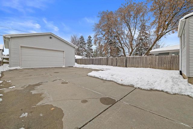 2116 Cleveland AVENUE, Racine, WI 53405