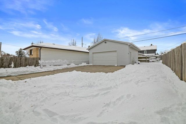 2116 Cleveland AVENUE, Racine, WI 53405