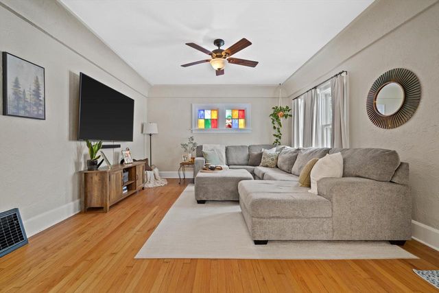 2116 Cleveland AVENUE, Racine, WI 53405