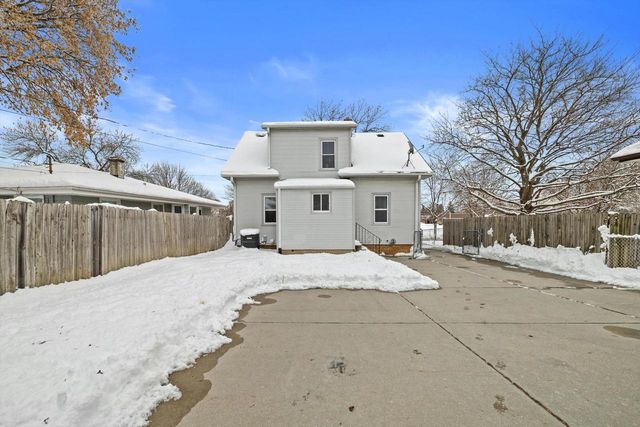 2116 Cleveland AVENUE, Racine, WI 53405