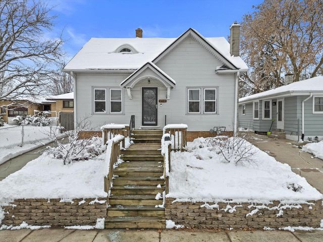 2116 Cleveland AVENUE, Racine, WI 53405