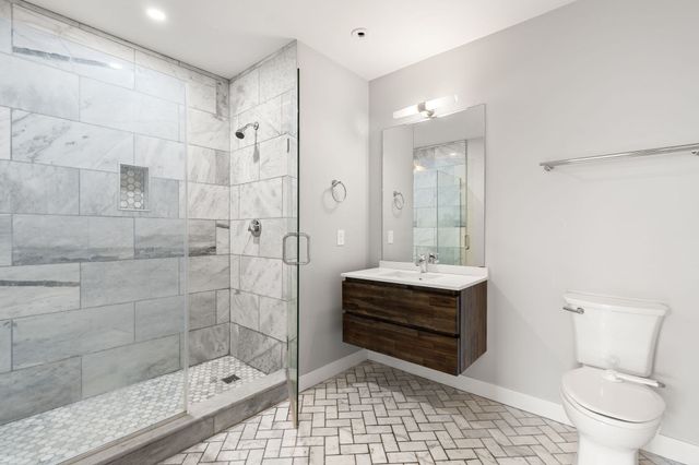 10-16 Everett St 402, Boston, MA 02128