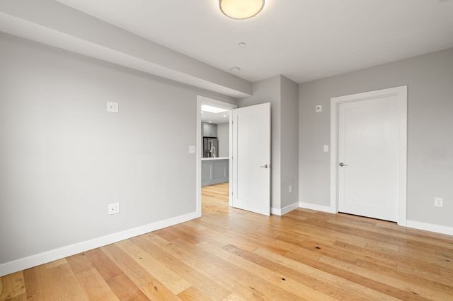 10-16 Everett St 402, Boston, MA 02128