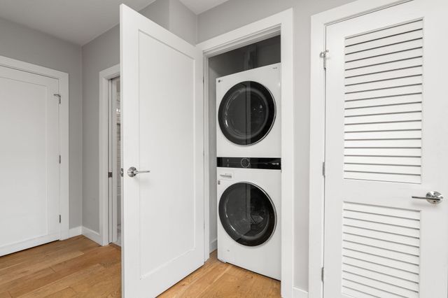 10-16 Everett St 402, Boston, MA 02128