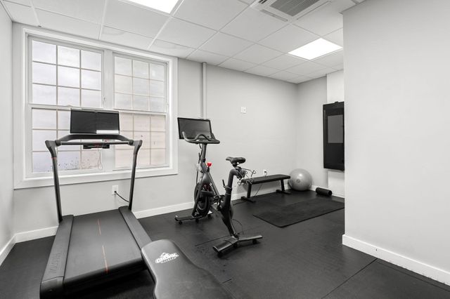 10-16 Everett St 402, Boston, MA 02128